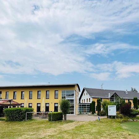 Jested Golf Restaurace A Penzion Svetla pod Jestedem Bagian luar foto